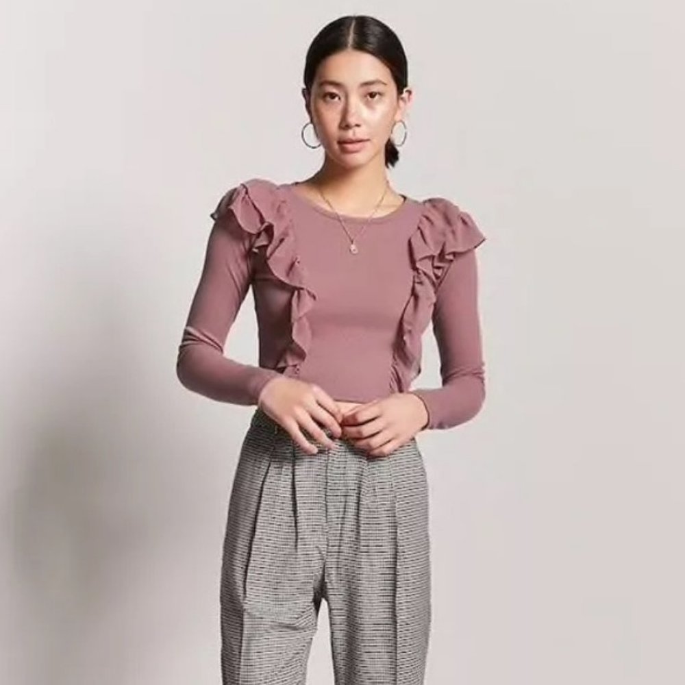 💫 Ruffle-Trim Ribbed Top - Picture 3 of 8